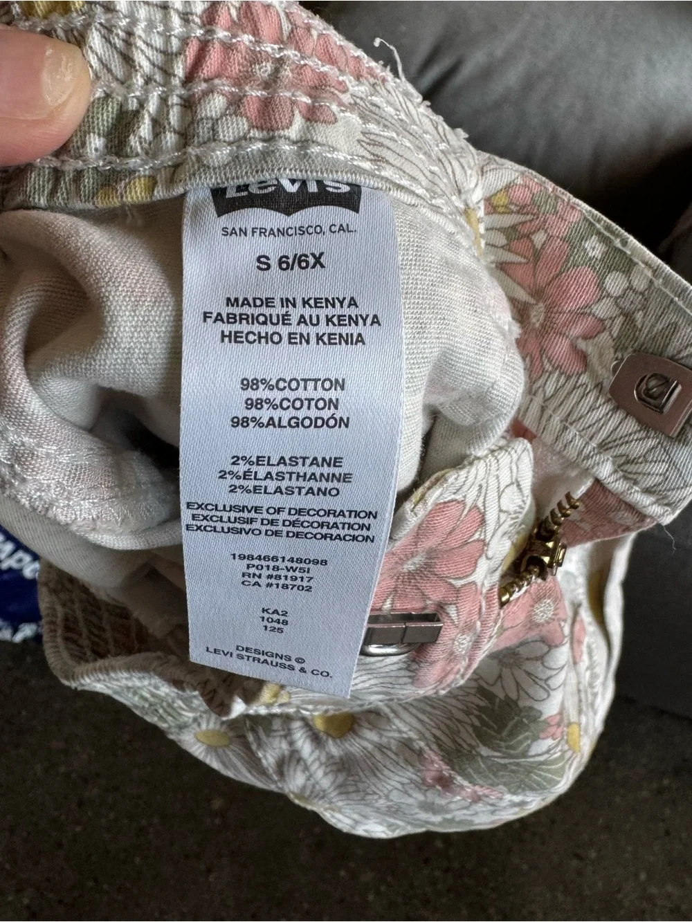 Levis 98% cotton